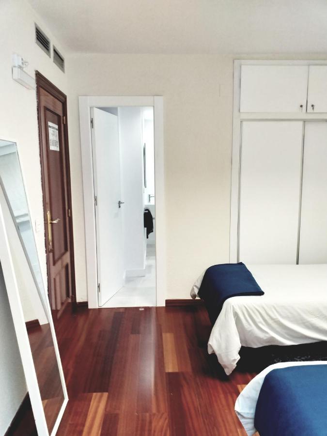 Large Apartment With Large And Sunny Terrace - Garden & Outdoor Gym , Alicante Center 外观 照片