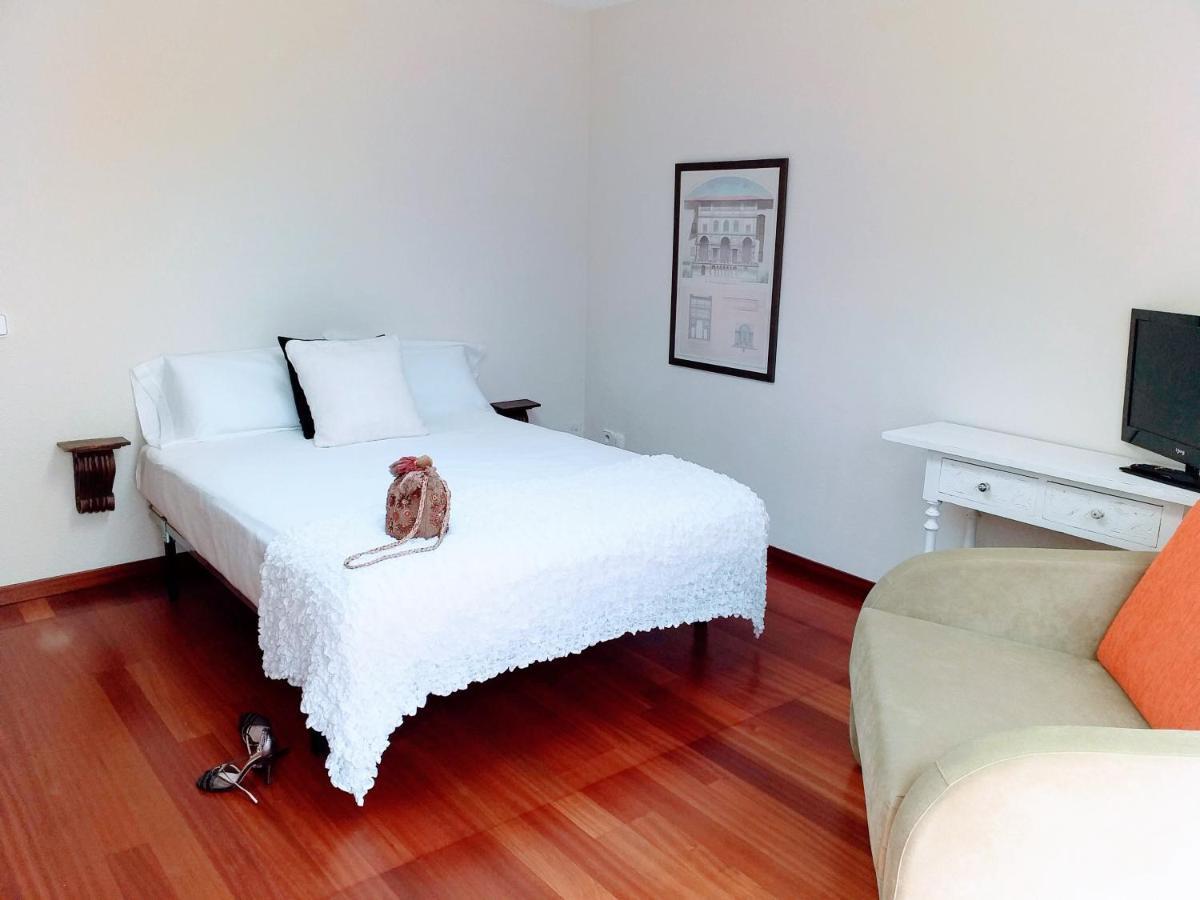 Large Apartment With Large And Sunny Terrace - Garden & Outdoor Gym , Alicante Center 外观 照片