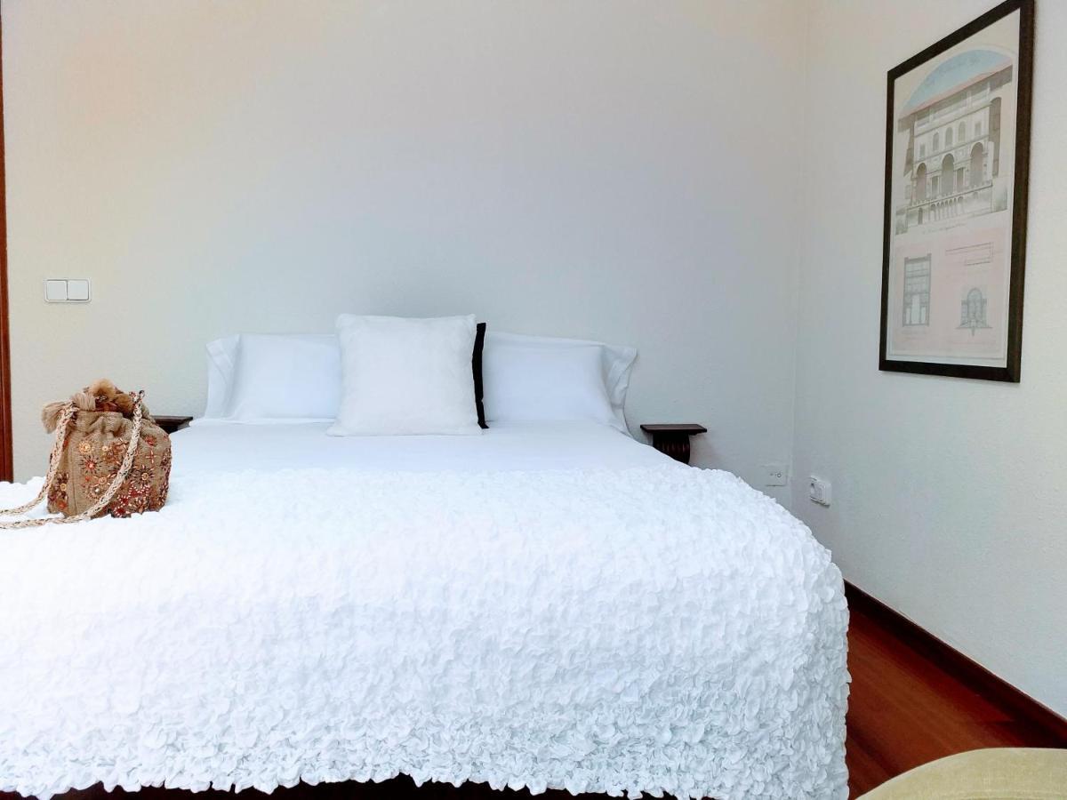 Large Apartment With Large And Sunny Terrace - Garden & Outdoor Gym , Alicante Center 外观 照片